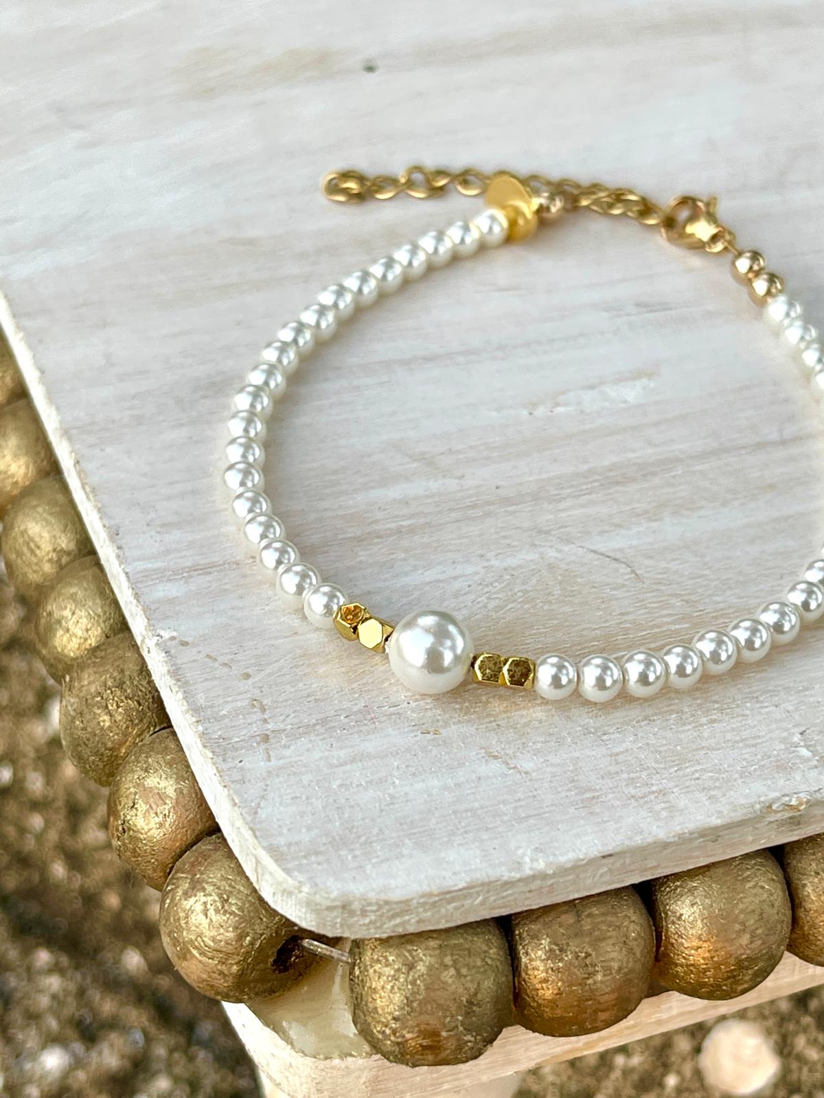June Birthstone Eka Pearl Bracelet
